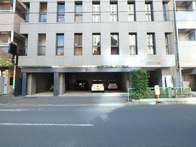 スタウトビルエントランス①