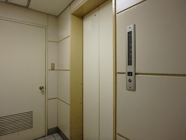 ホール②