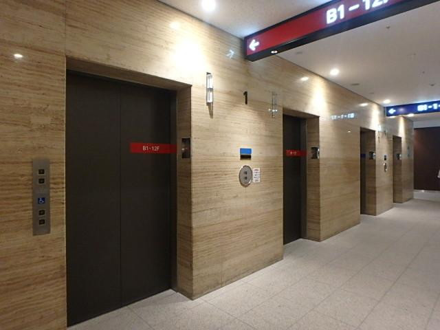ホール③