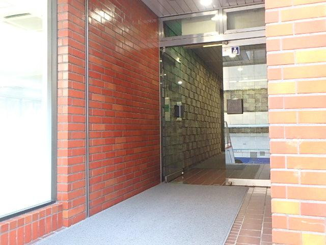 お茶の水中央ビルエントランス②