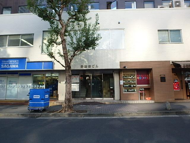 昇龍館ビルエントランス①