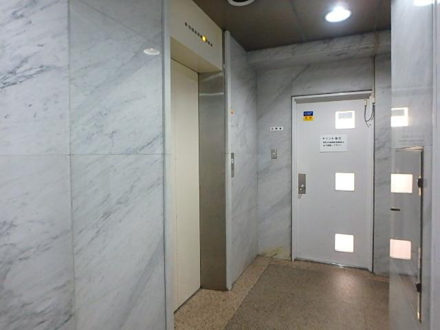 ホール②