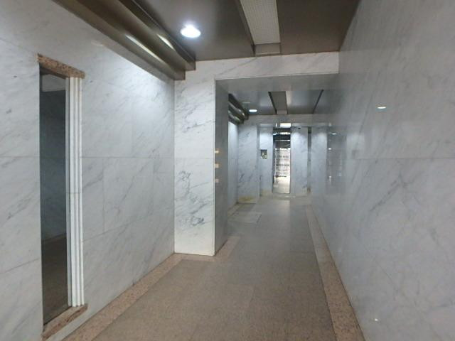 ホール①