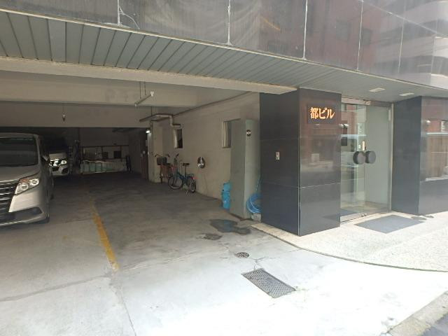 都ビルエントランス①