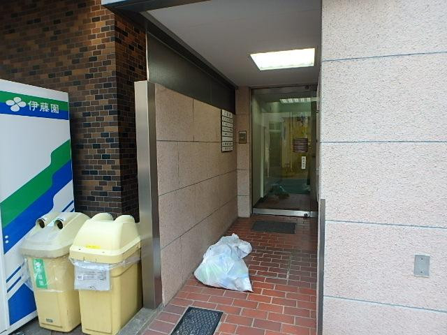 室町ビルエントランス②