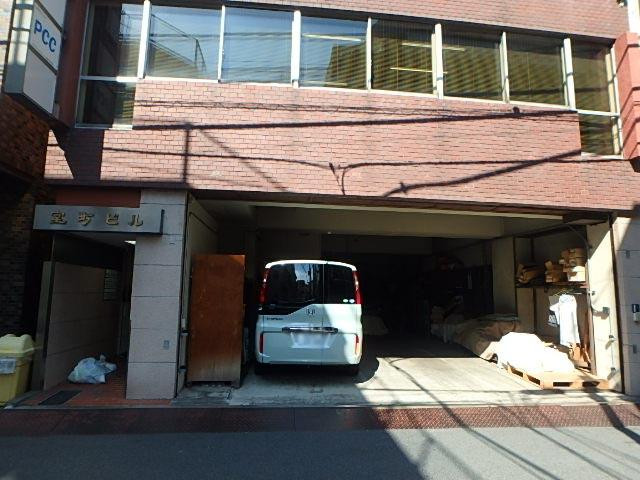 室町ビルエントランス①