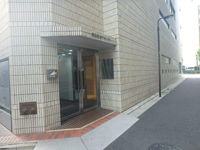岩波書店アネックスビルエントランス①