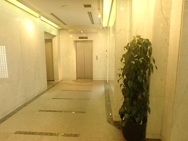 神保町スリービルホール②