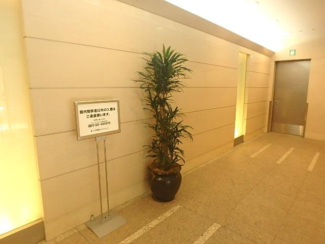 ホール①