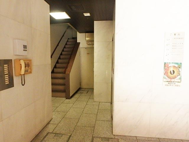 ホール①