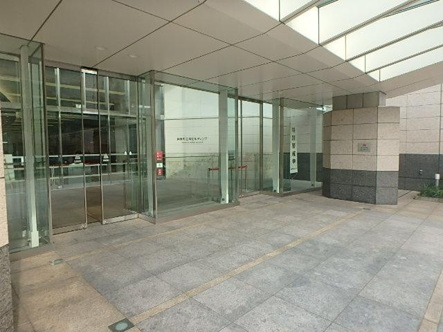 神保町三井ビルディングエントランス②