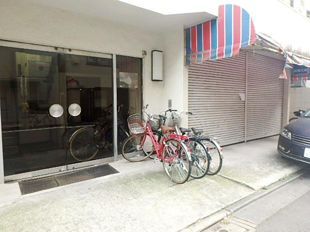 友田三和ビルエントランス①