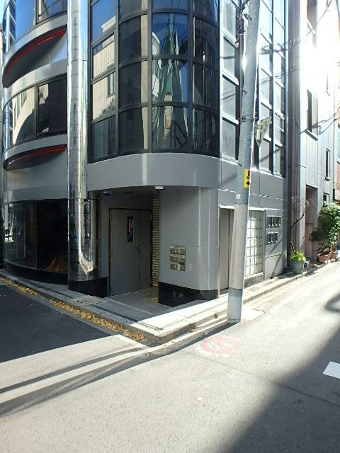 神保町ビルエントランス①