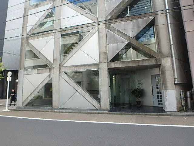 梅村・明照ビルエントランス①