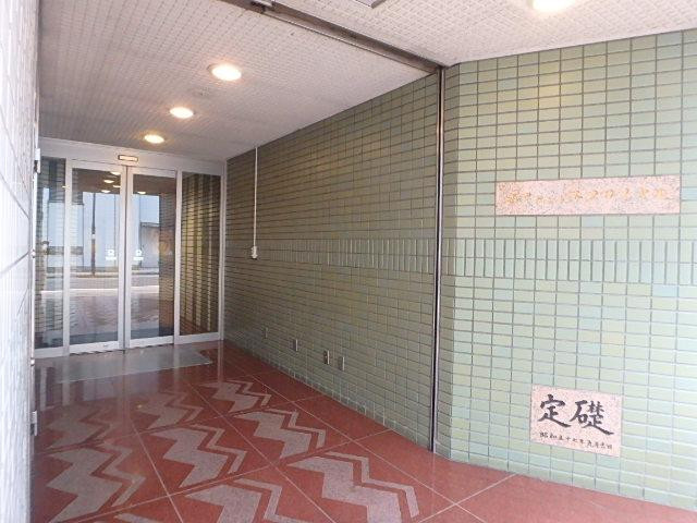 エフアンドエフロイヤルビルエントランス②