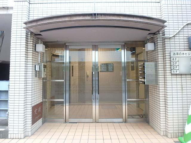 お茶の水ビジネスビルエントランス②