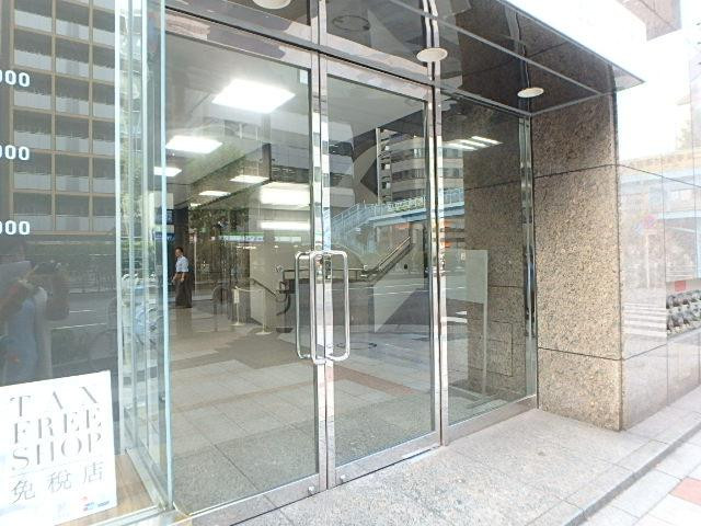 損保ジャパン日本興亜神田淡路町ビルエントランス②