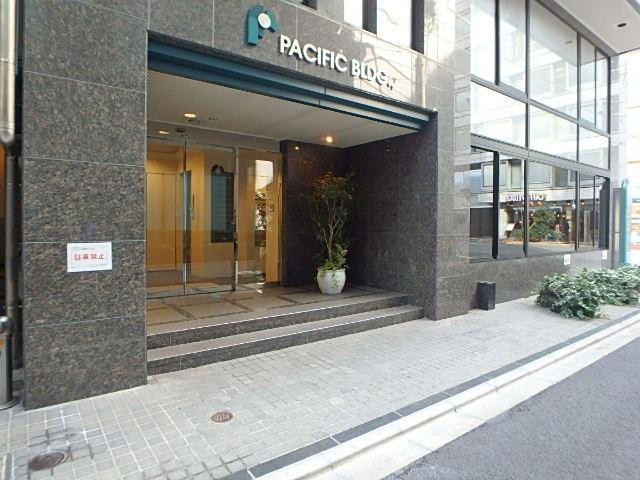 パシフィックビルエントランス①