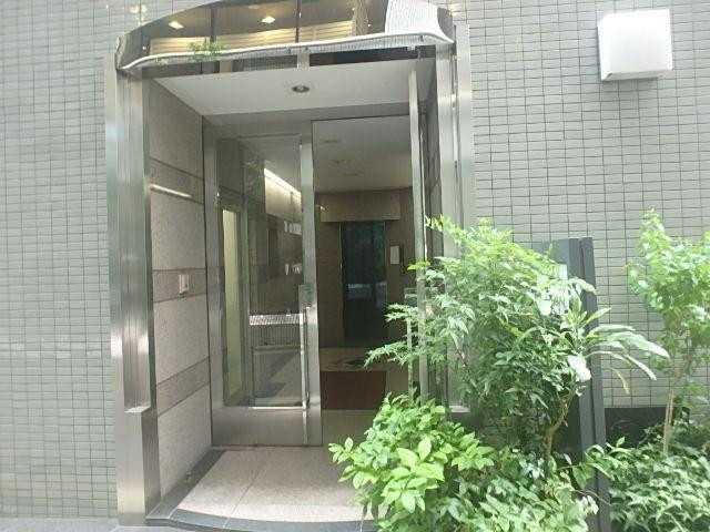 中西ビルエントランス①