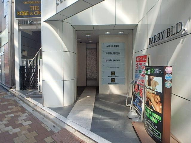 パリービルエントランス②
