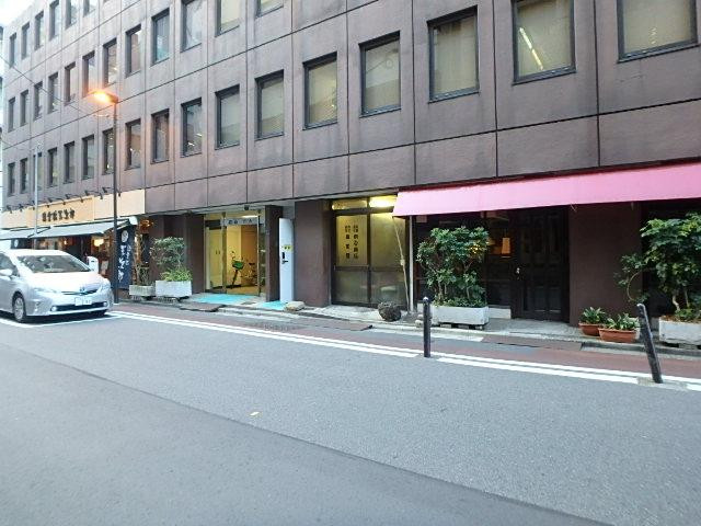 桐治ビルエントランス①