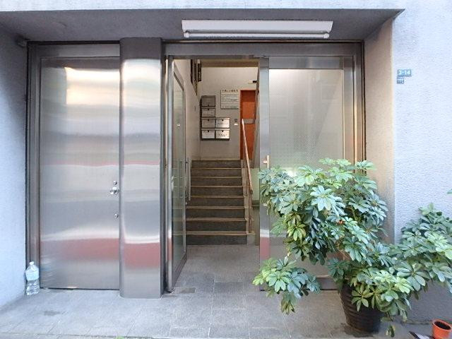 平沢ビルエントランス②