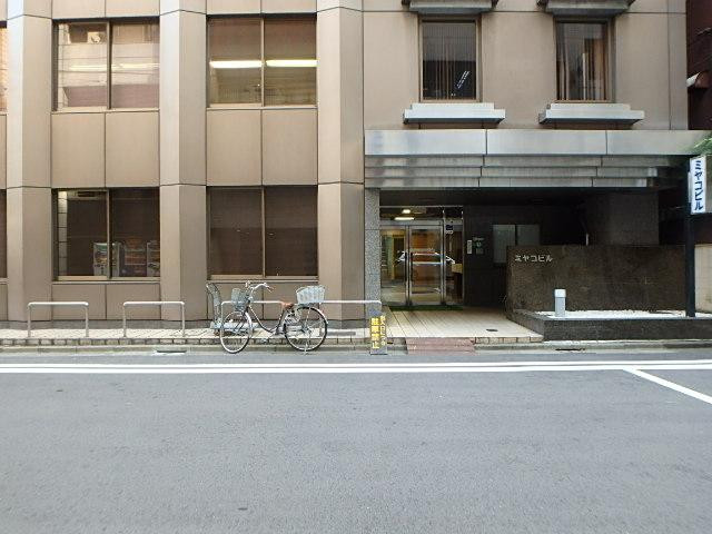 ミヤコビルエントランス①