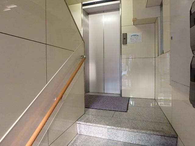 互興ビルホール①