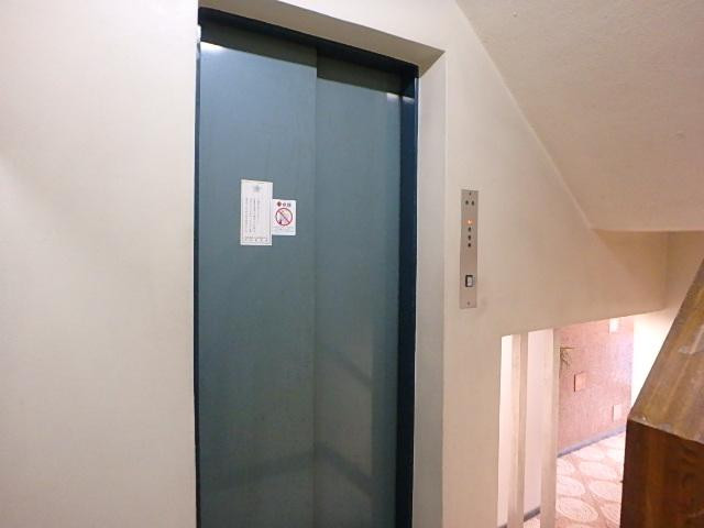 ホール③