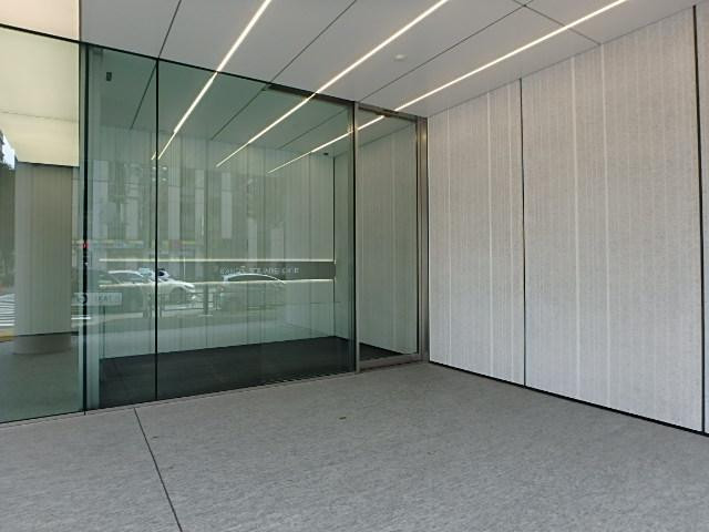 ＫＡＮＤＡ　ＳＱＵＡＲＥ　ＧＡＴＥエントランス②