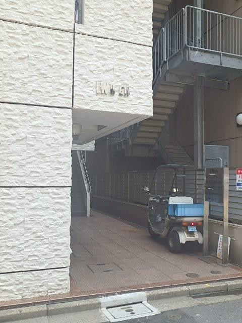 ＩＷＯビルエントランス③
