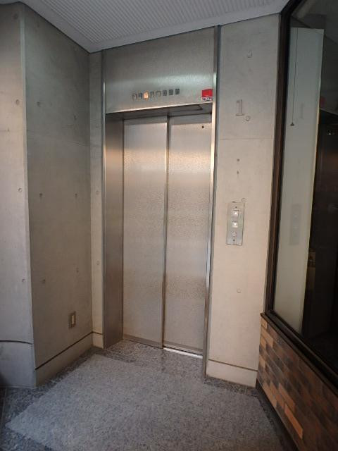 ホール①
