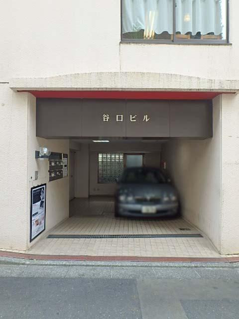 谷口ビルエントランス①