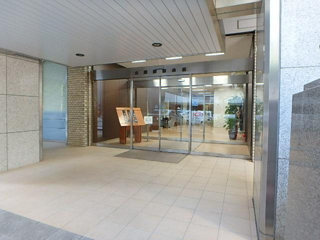 全国旅館会館ビルエントランス②
