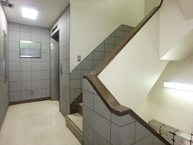 小谷ビル（ＫＴＮビル）ホール①