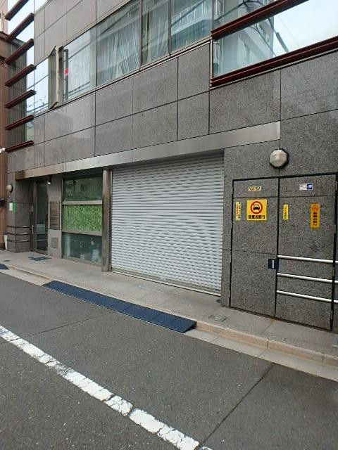 ヤマダビルエントランス①