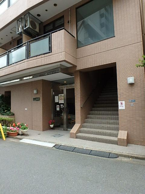 リーラ仲御徒町エントランス①