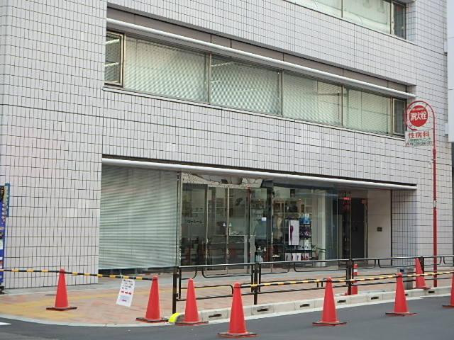 上野駅前第一生命ビルエントランス①
