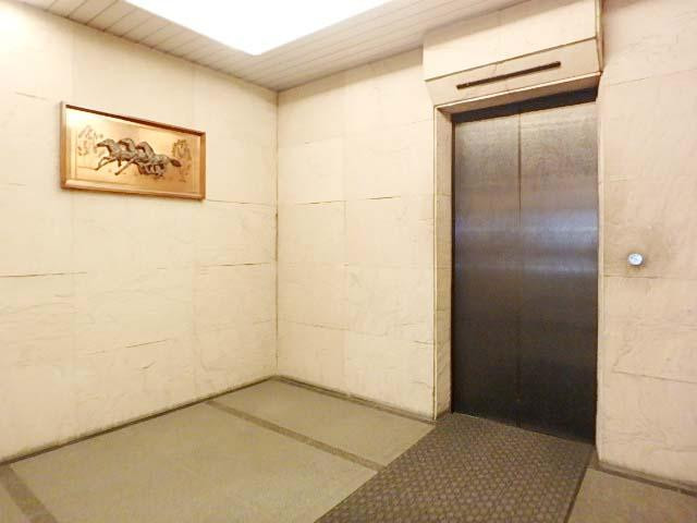 ホール①