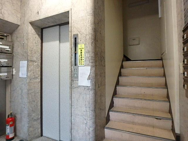 公徳堂ビルホール①