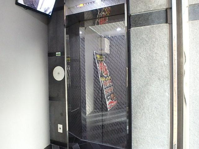 上野逸品館ビルホール①