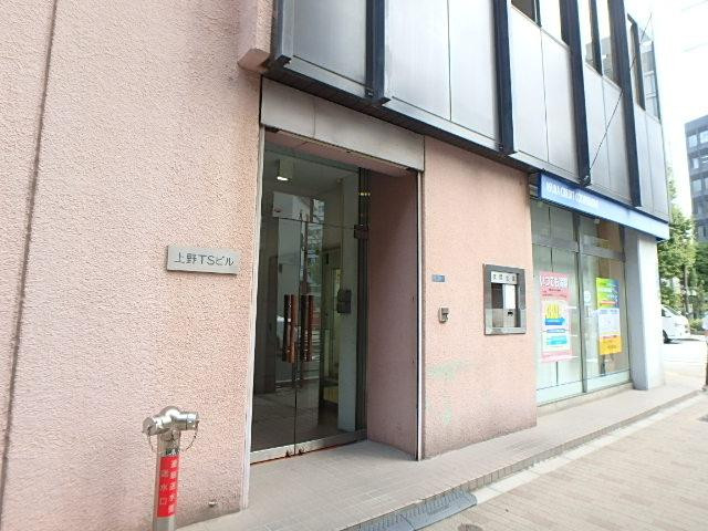上野ＴＳビルエントランス①