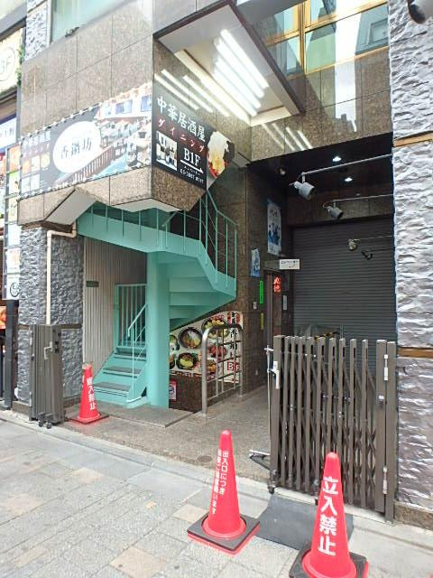丸徳ビルエントランス②