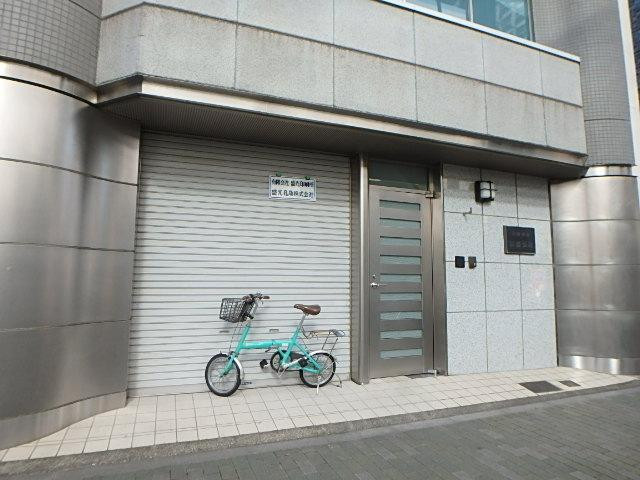 昌弘社ビルエントランス①