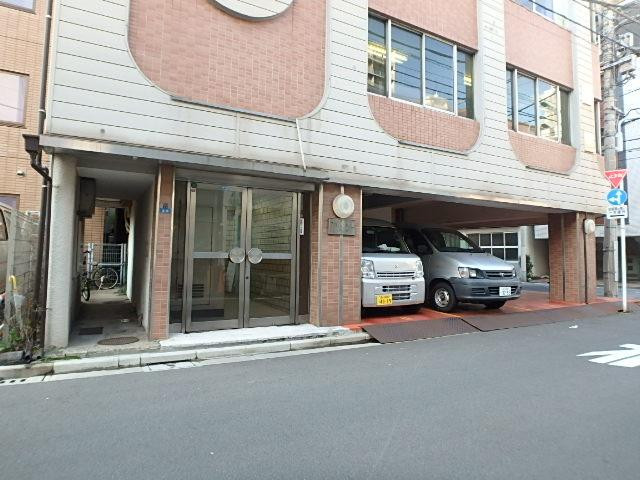 内田ビルエントランス①