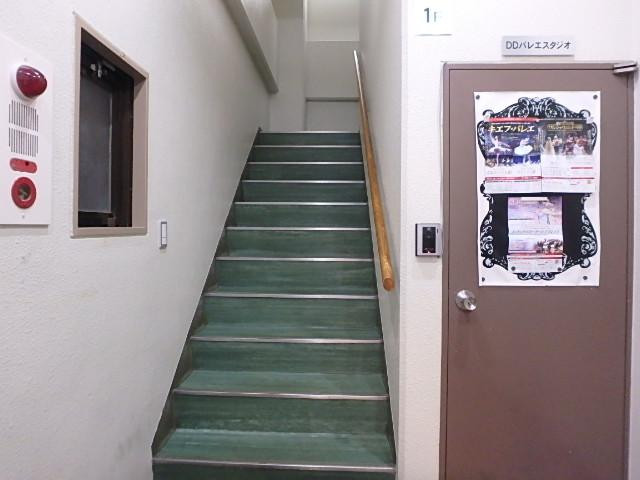 日の出ビルホール①