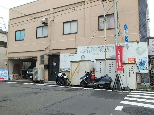藤巻方ビルエントランス①