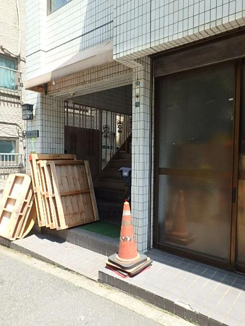 星野ビルエントランス①