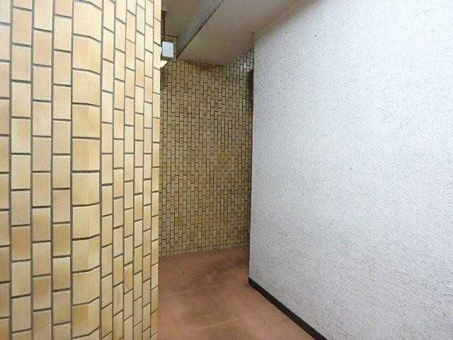 明和ビル（明和センチュリー２１）ホール②