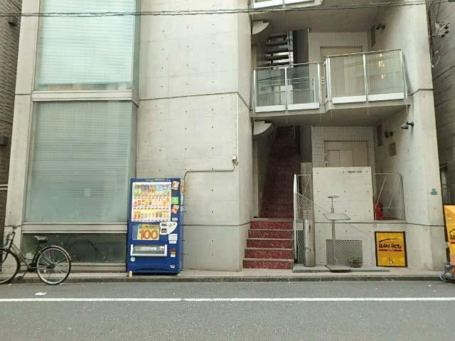 エントランス①